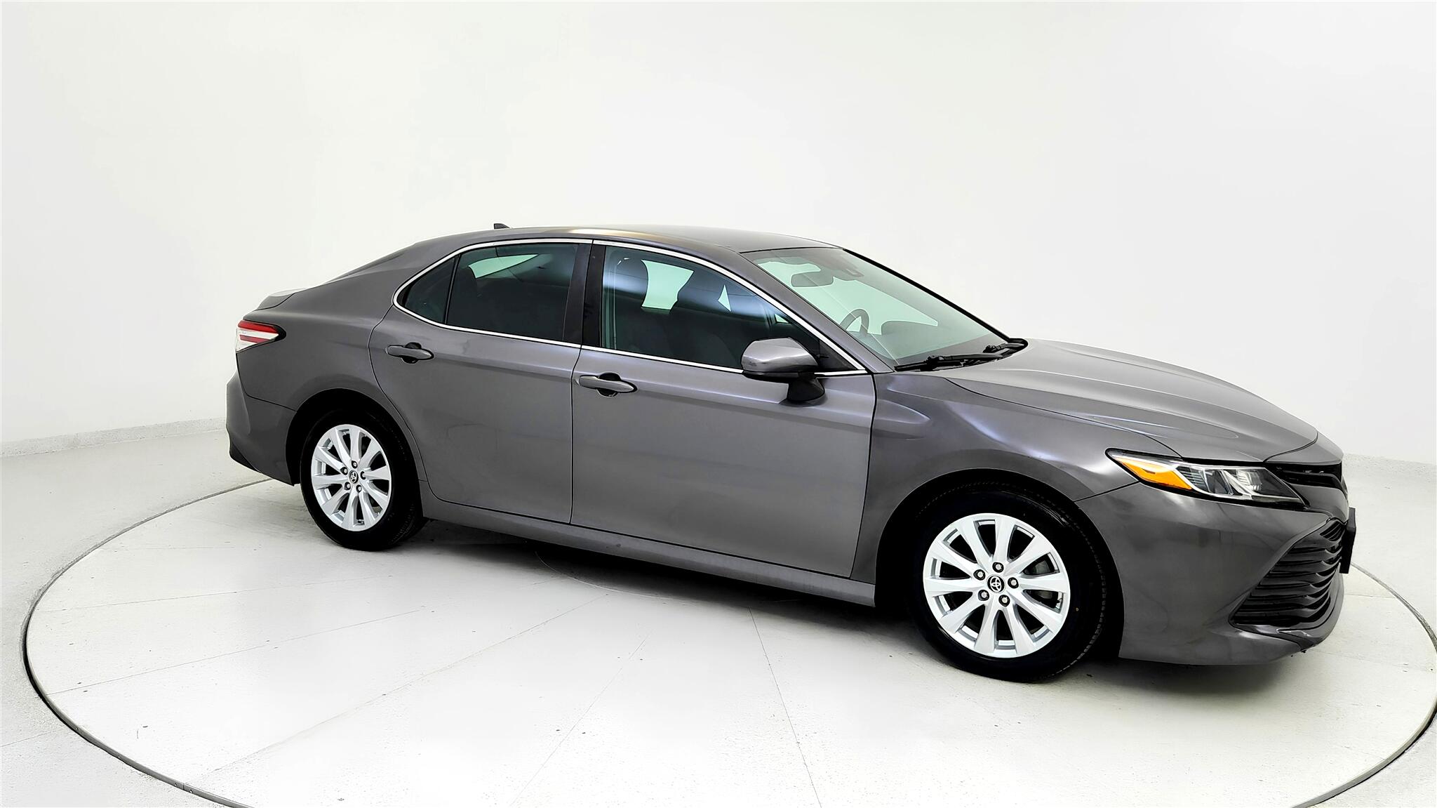 Vehicle image 4 of 59