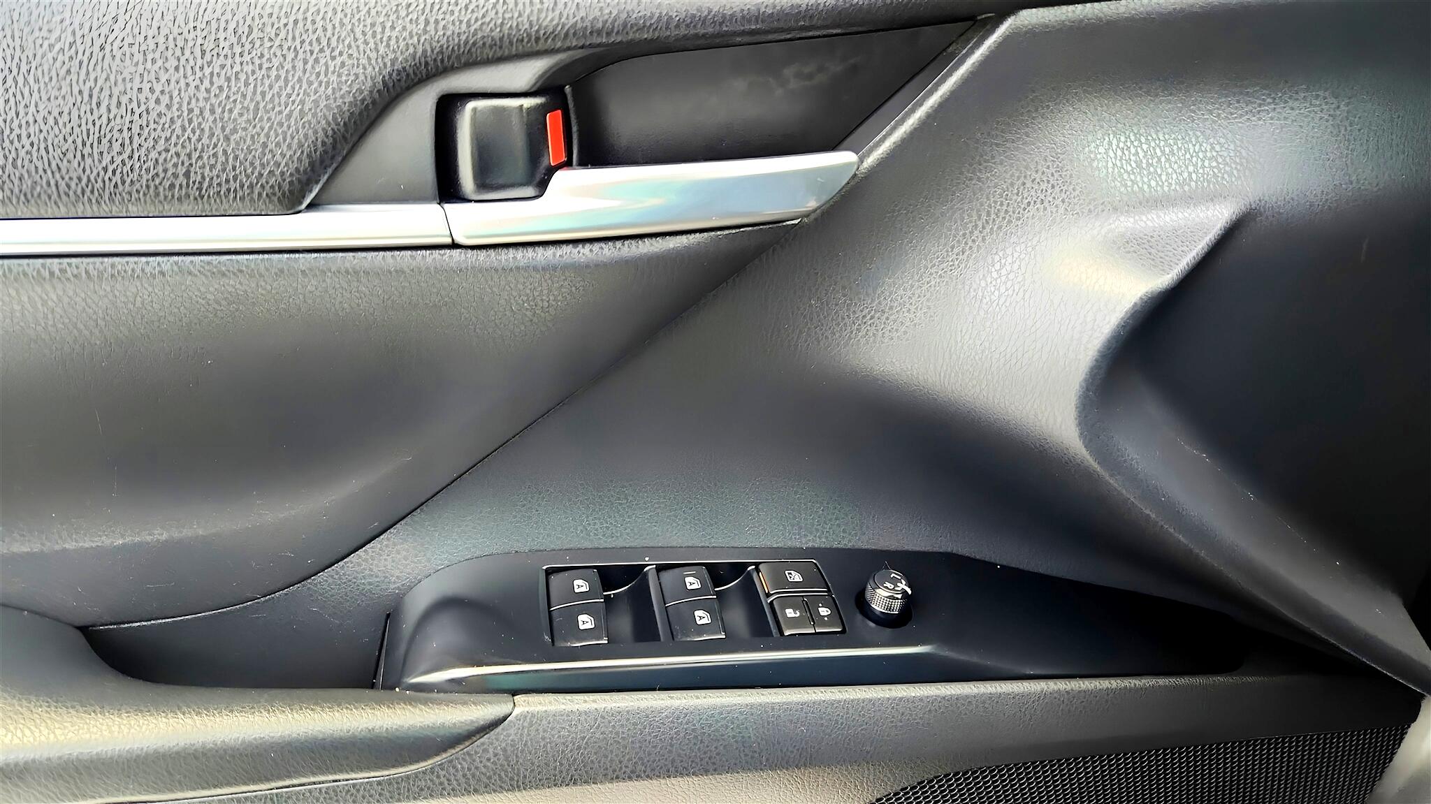 Vehicle image 40 of 59