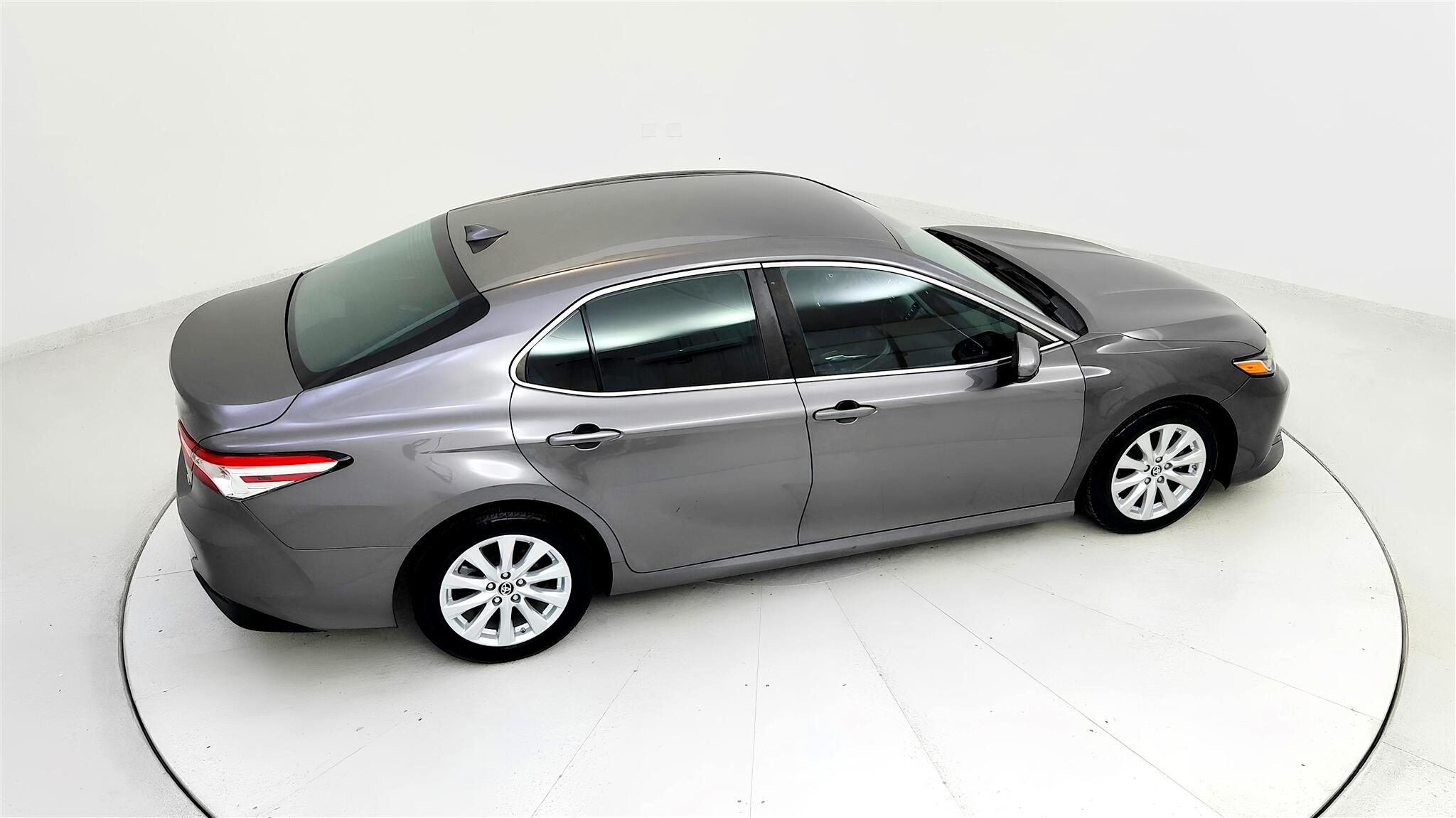 Vehicle image 10 of 59