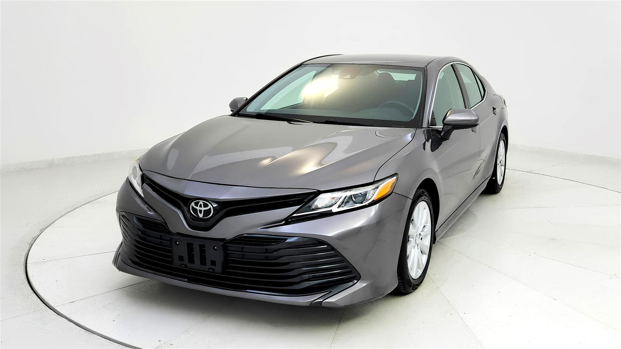 Vehicle image 2 of 59