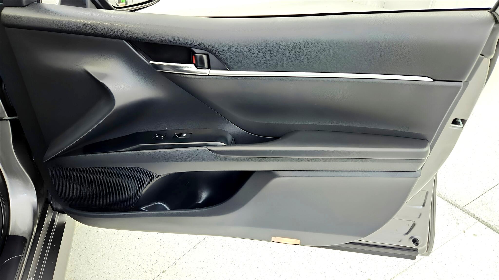 Vehicle image 43 of 59