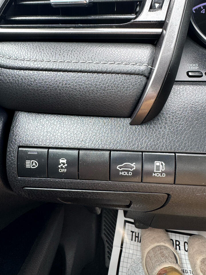 Vehicle image 22 of 37