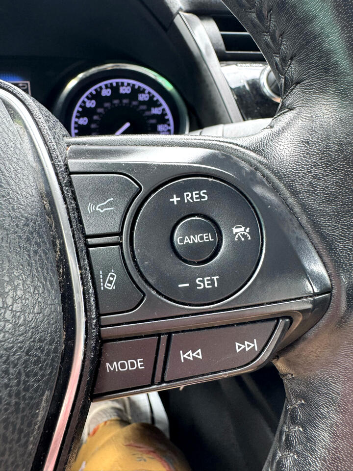 Vehicle image 24 of 37