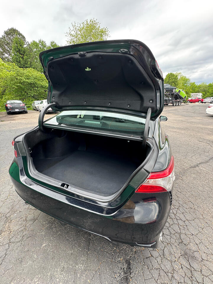 Vehicle image 16 of 37