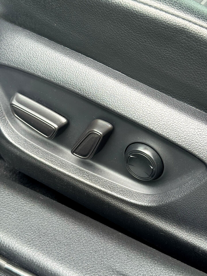 Vehicle image 20 of 37