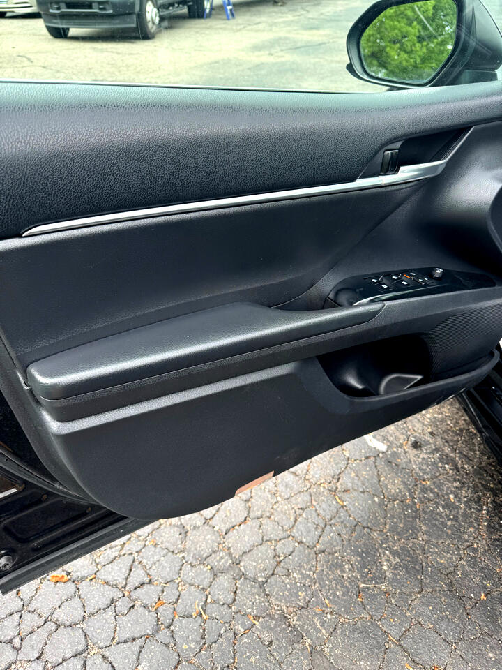Vehicle image 18 of 37