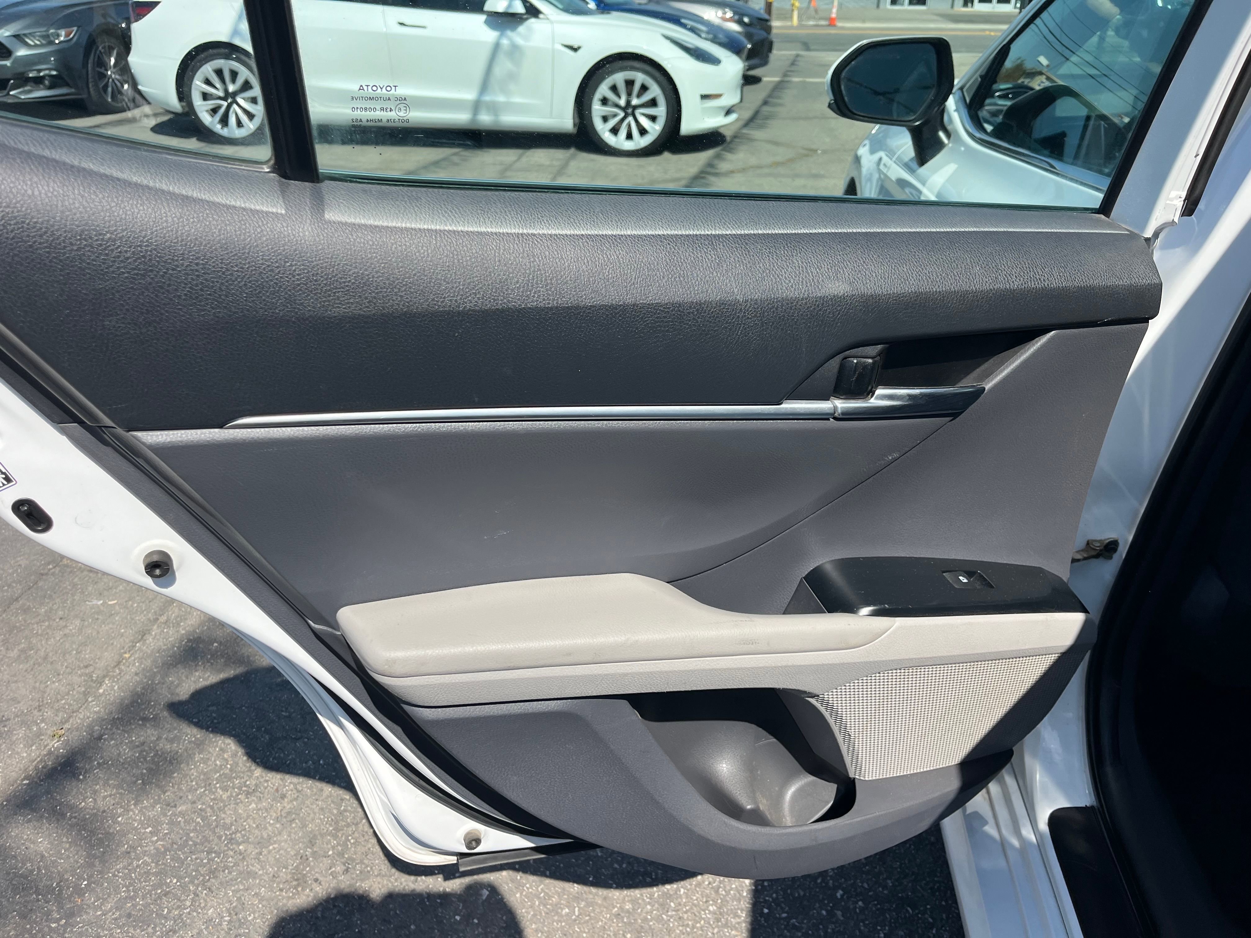 Vehicle image 23 of 57