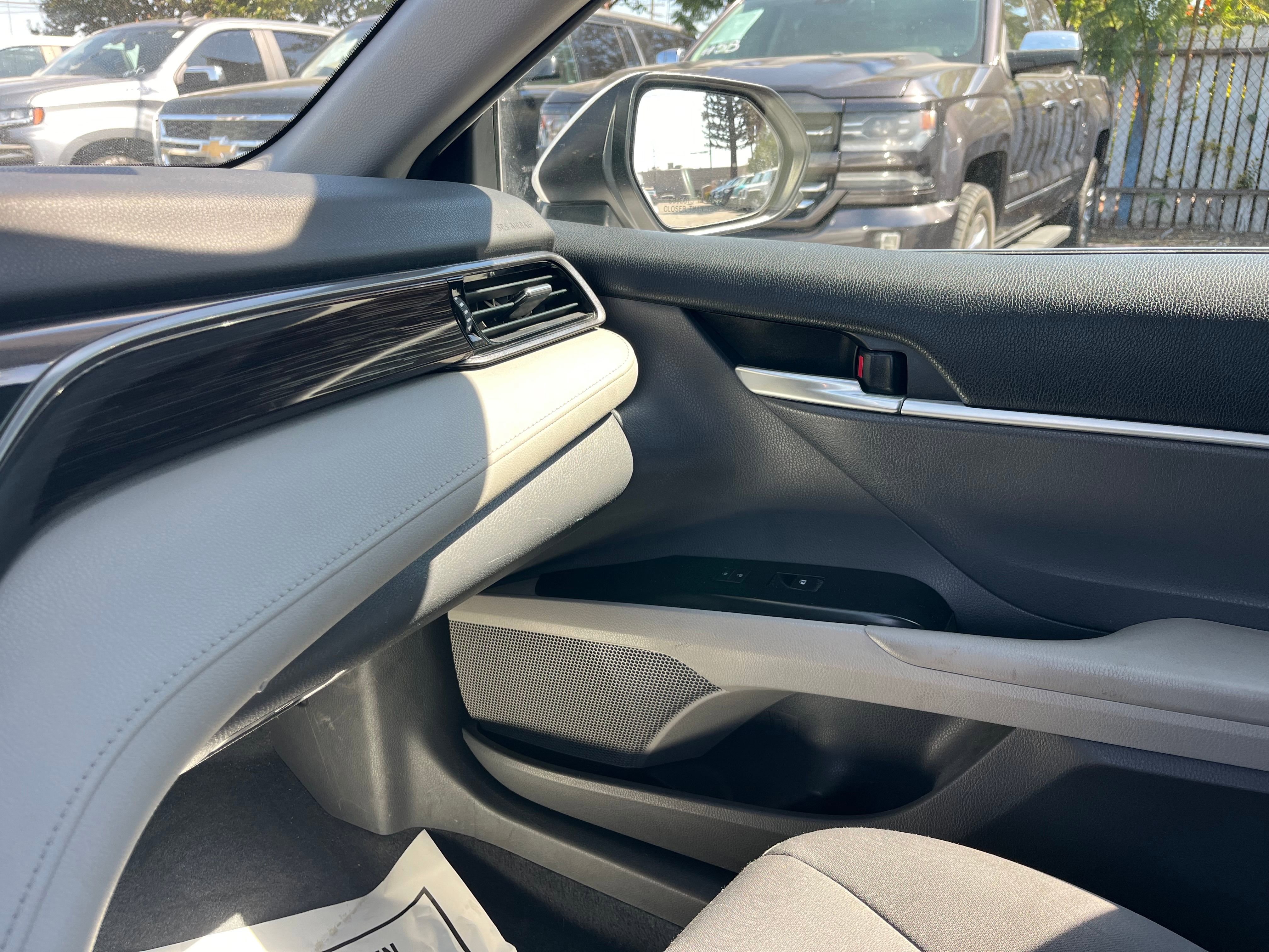 Vehicle image 41 of 57