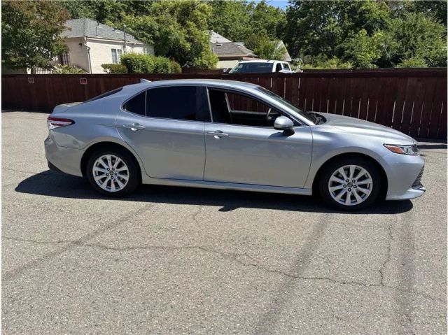 Vehicle image 4 of 14