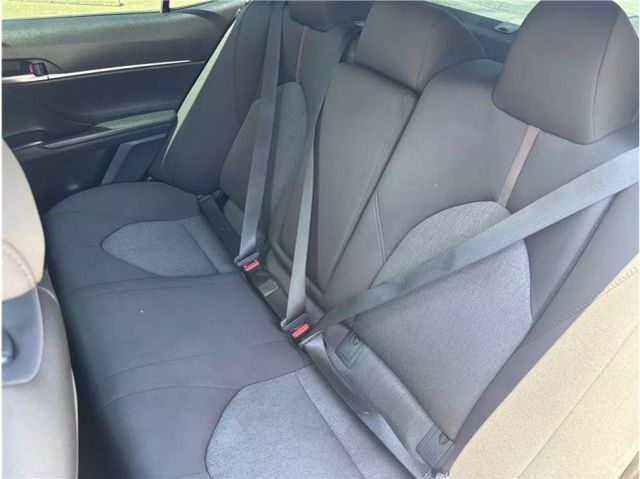 Vehicle image 11 of 14