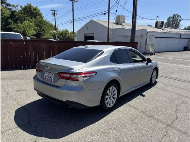 Vehicle image 5 of 14