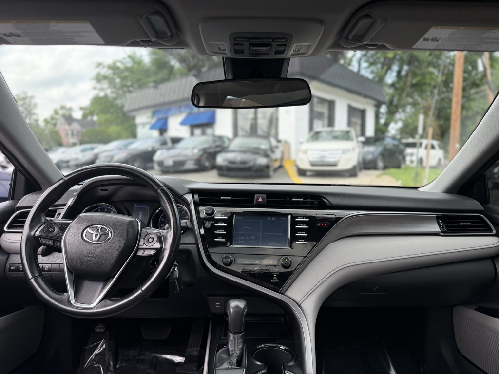 Vehicle image 23 of 31