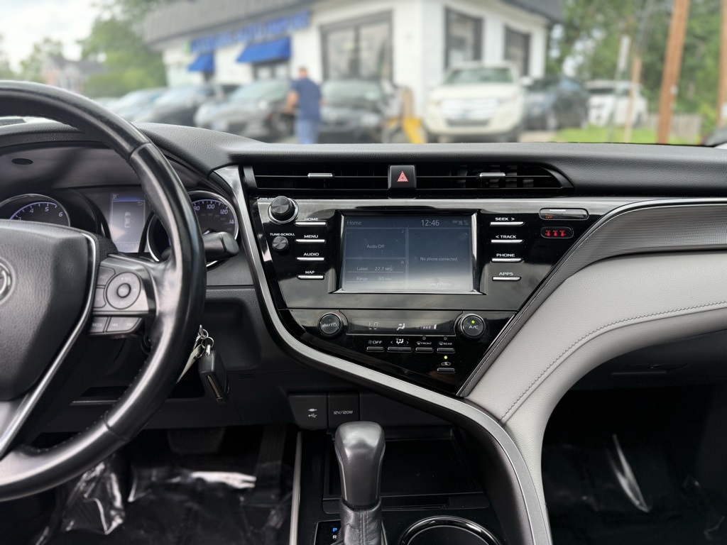 Vehicle image 24 of 31
