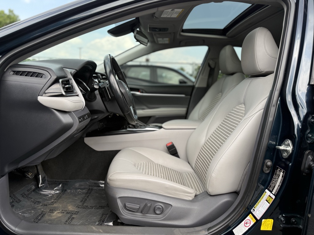 Vehicle image 12 of 31