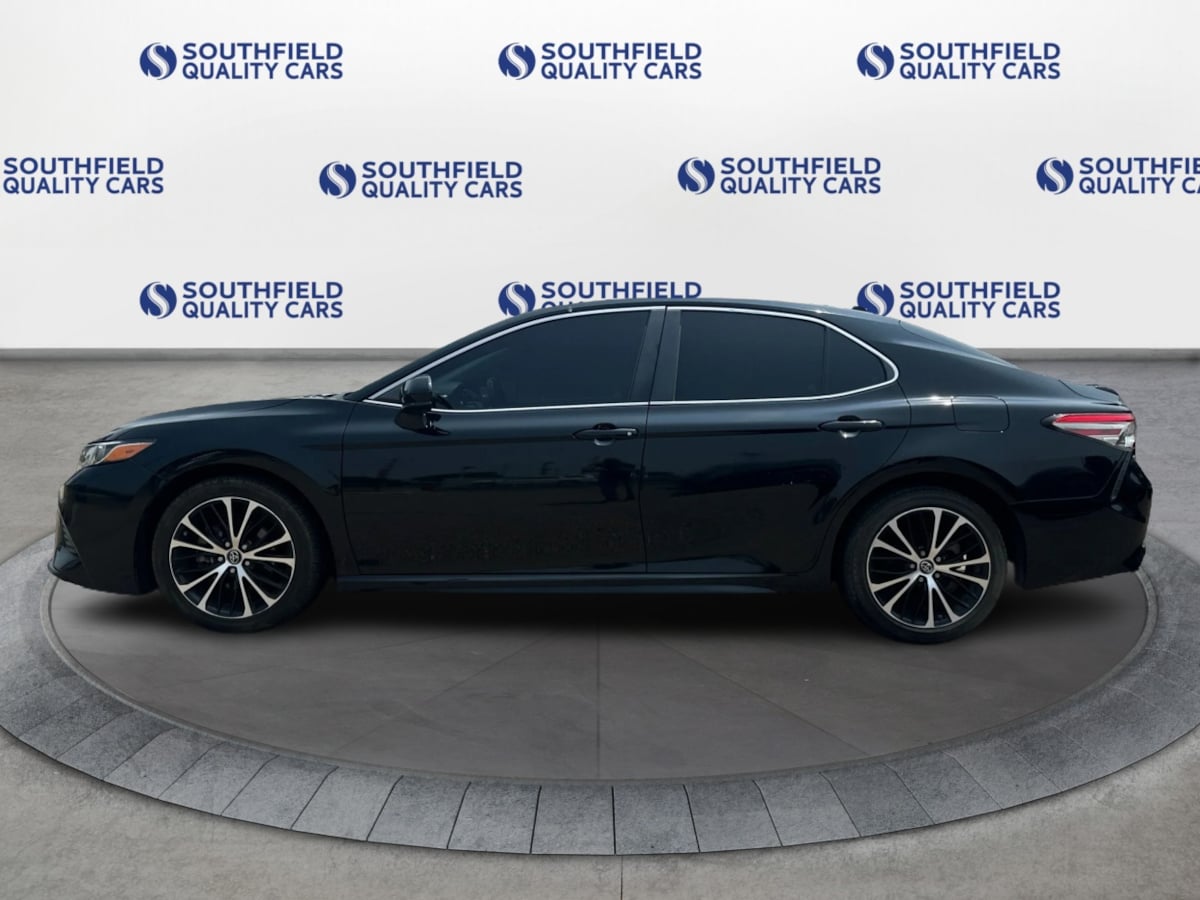 Vehicle image 9 of 35