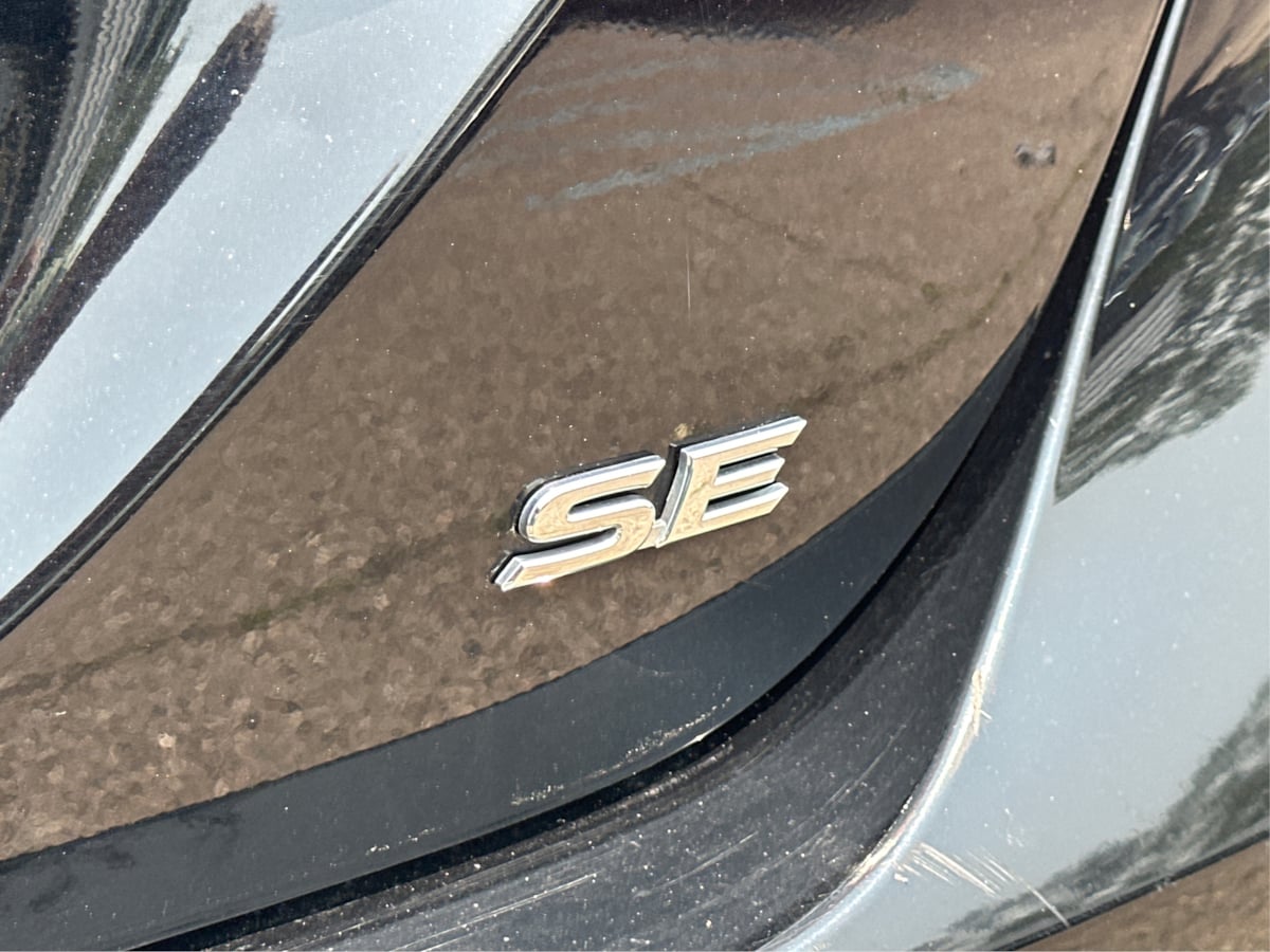 Vehicle image 19 of 35