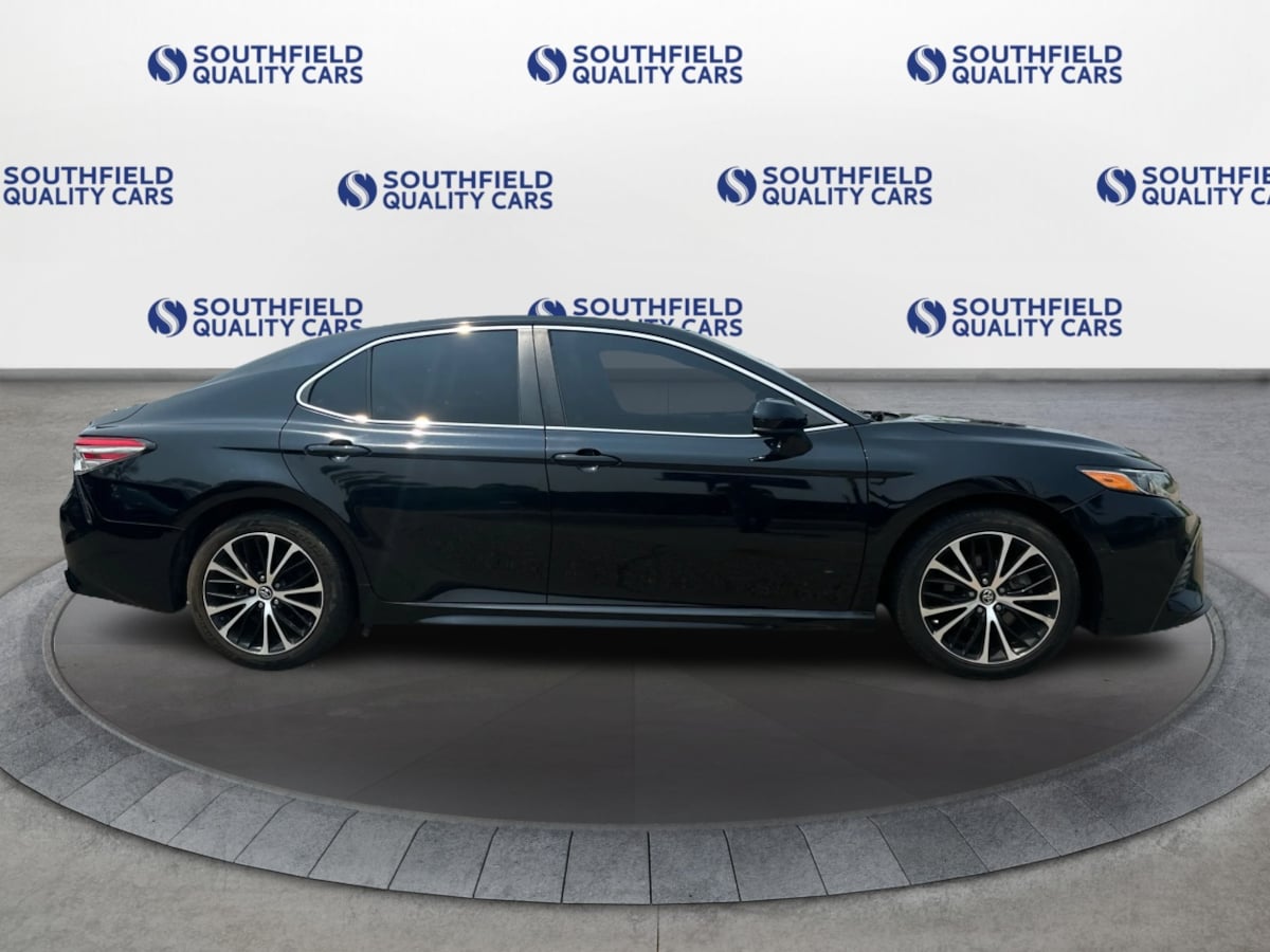 Vehicle image 5 of 35
