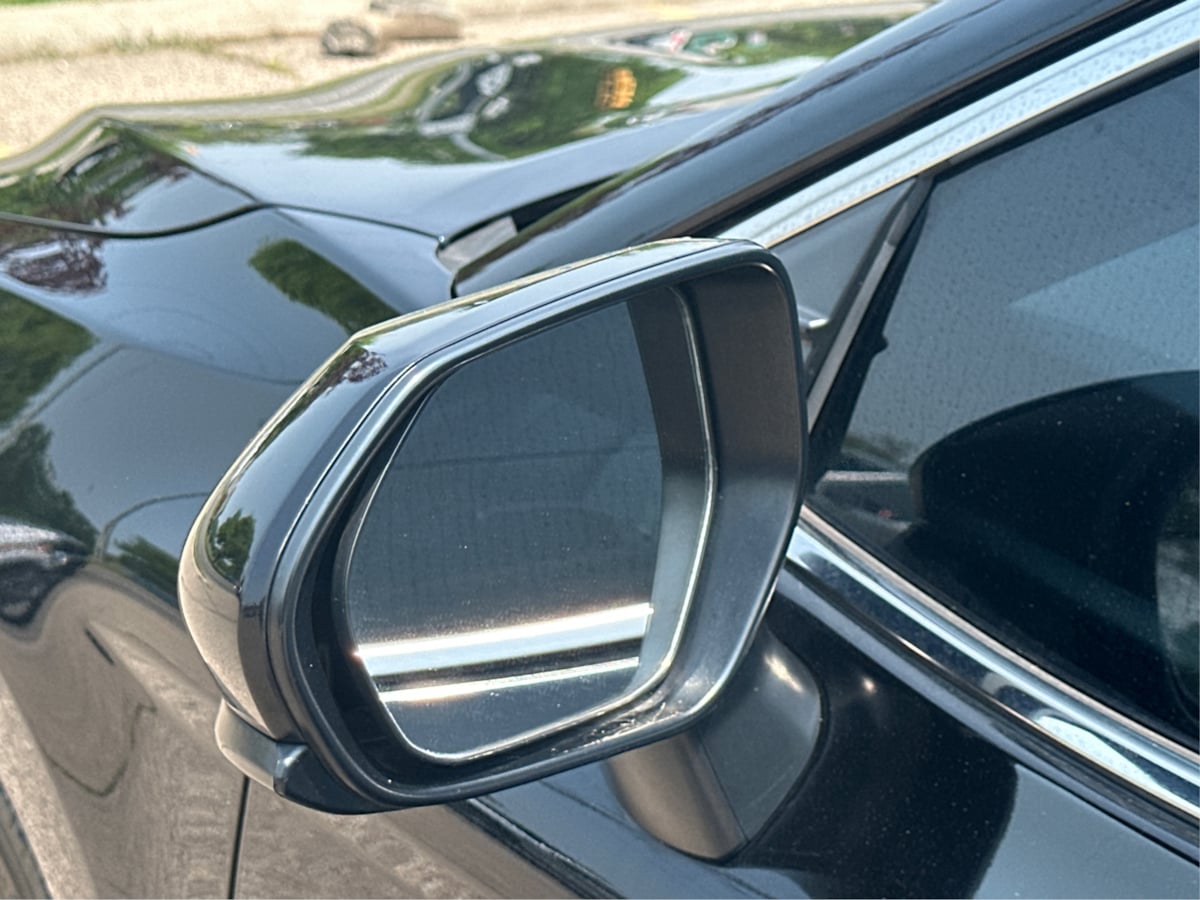 Vehicle image 21 of 35