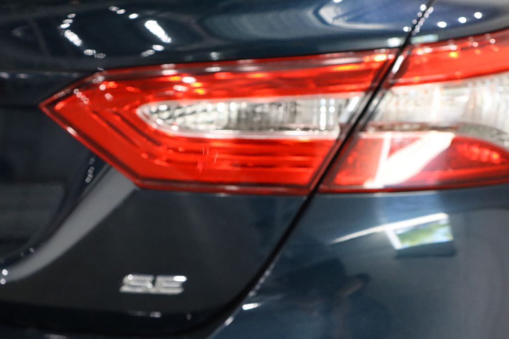 Vehicle image 34 of 35