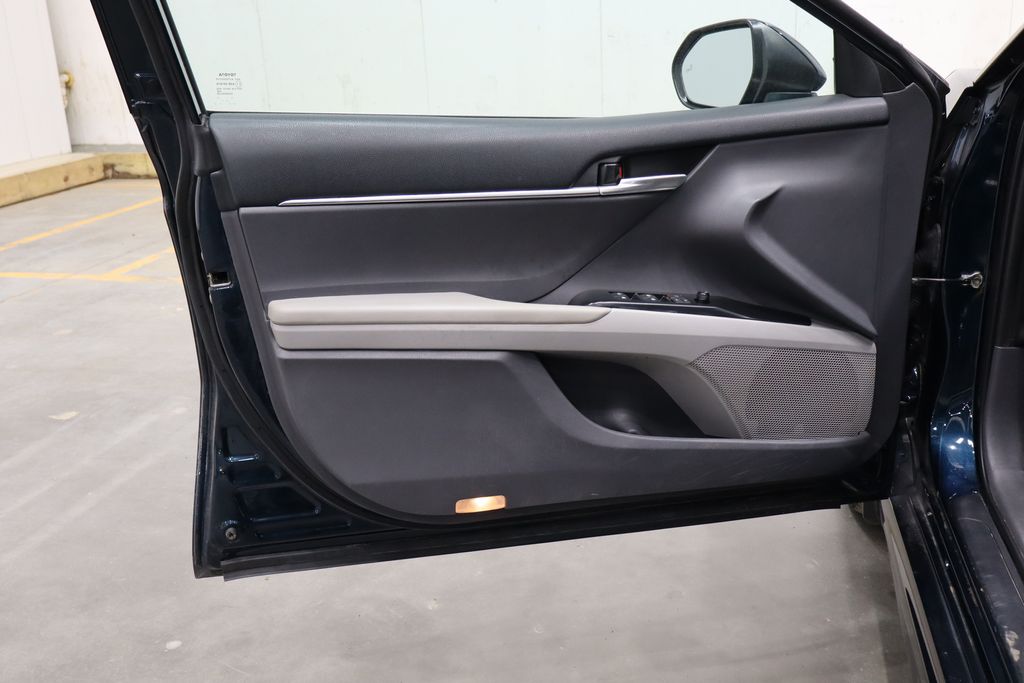 Vehicle image 11 of 35