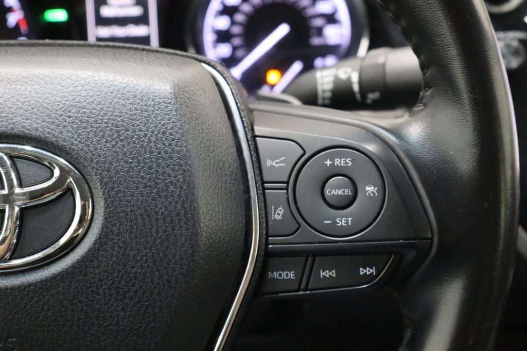 Vehicle image 19 of 35