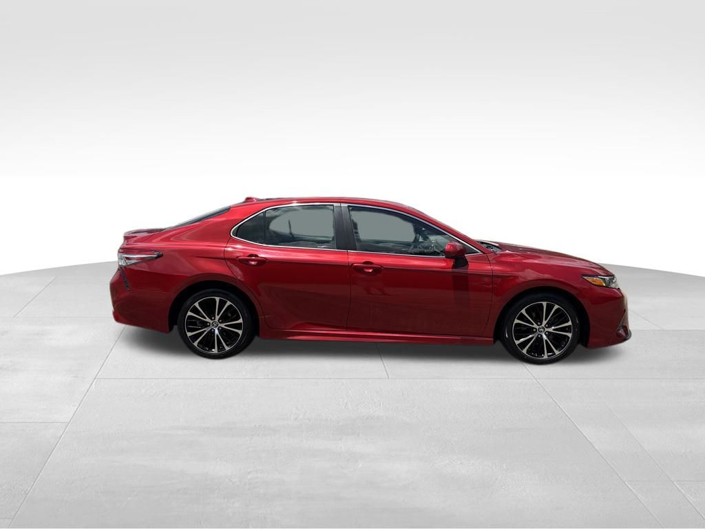 Vehicle image 4 of 37