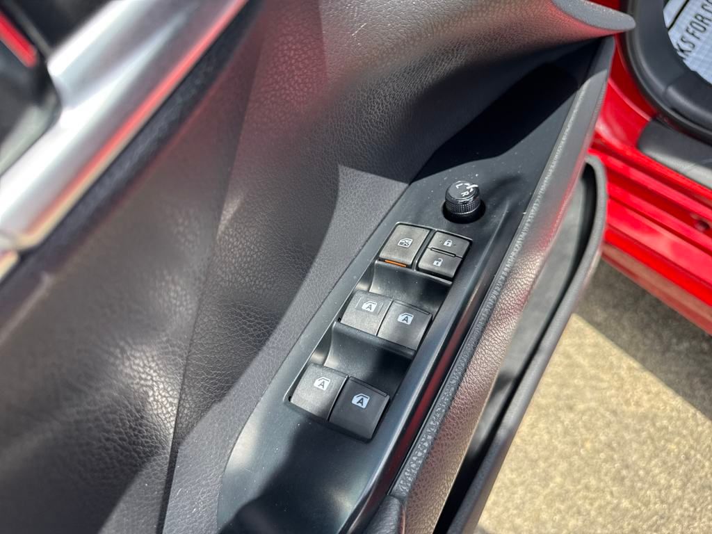 Vehicle image 32 of 37