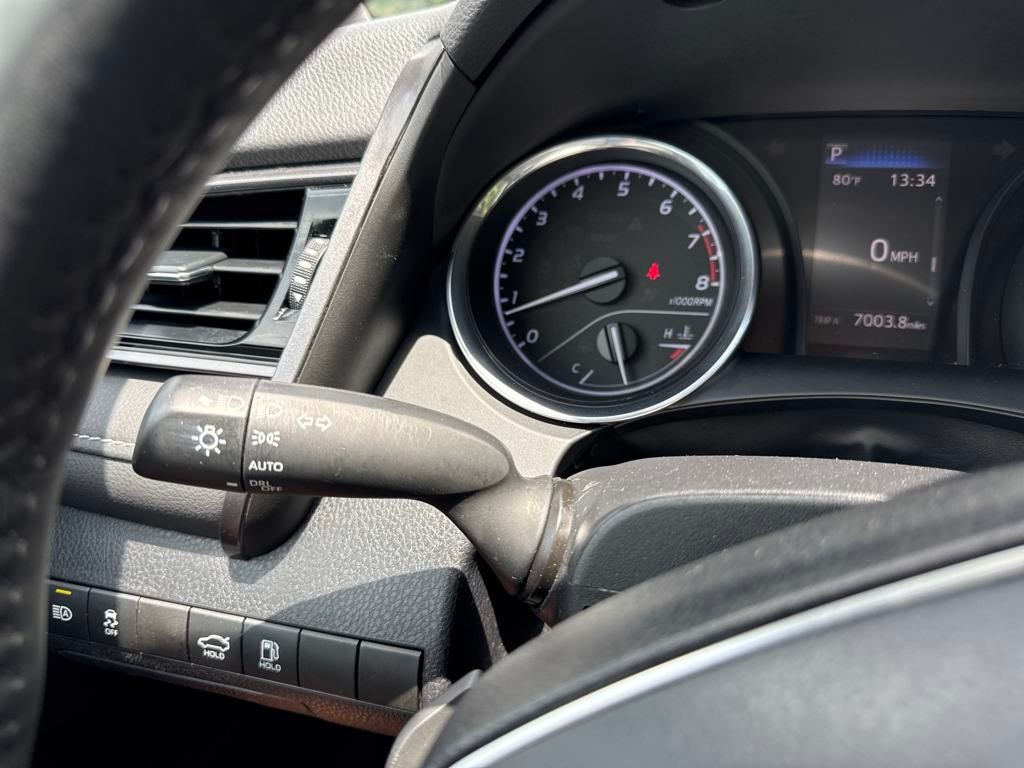 Vehicle image 20 of 37