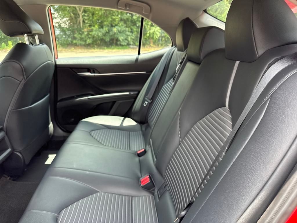 Vehicle image 11 of 37