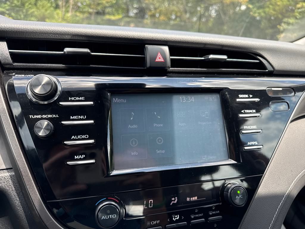 Vehicle image 23 of 37