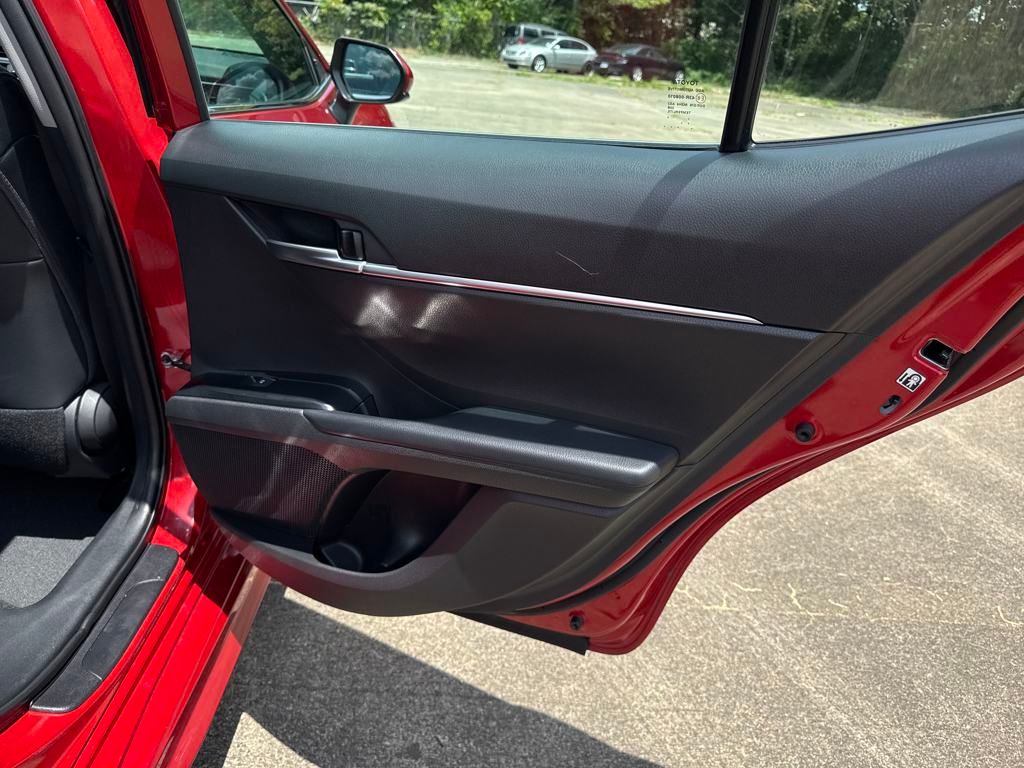Vehicle image 28 of 37
