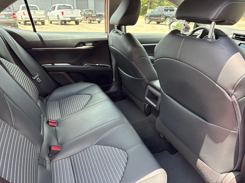Vehicle image 13 of 37