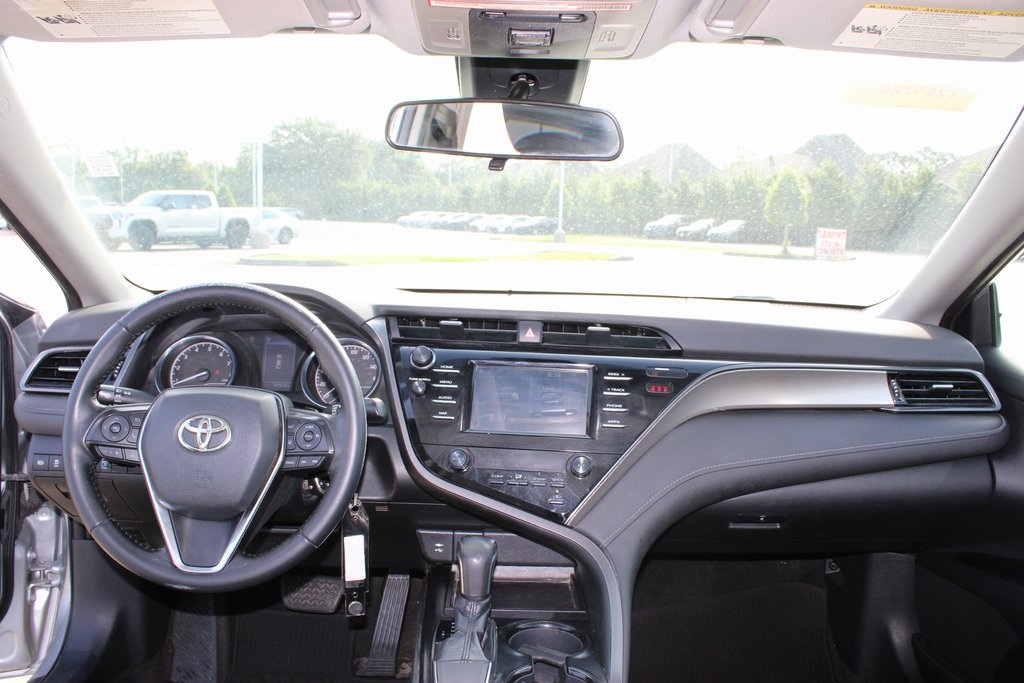 Vehicle image 21 of 29