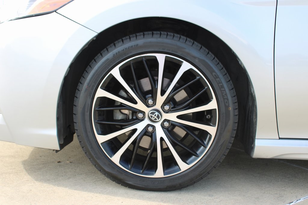Vehicle image 9 of 29
