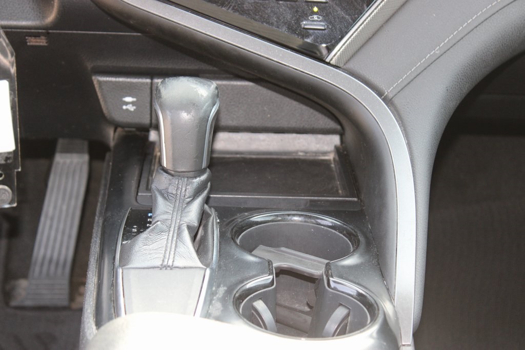 Vehicle image 25 of 29
