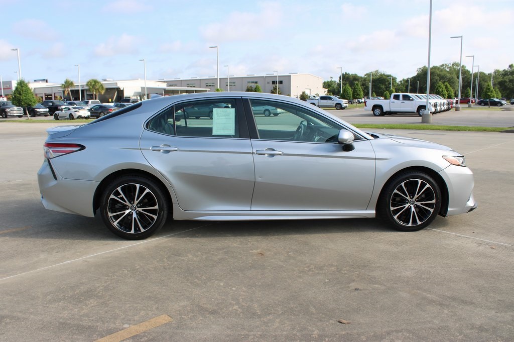 Vehicle image 4 of 29