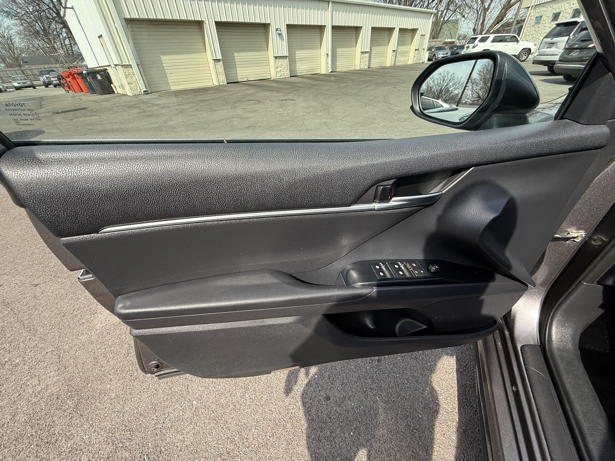 Vehicle image 14 of 20