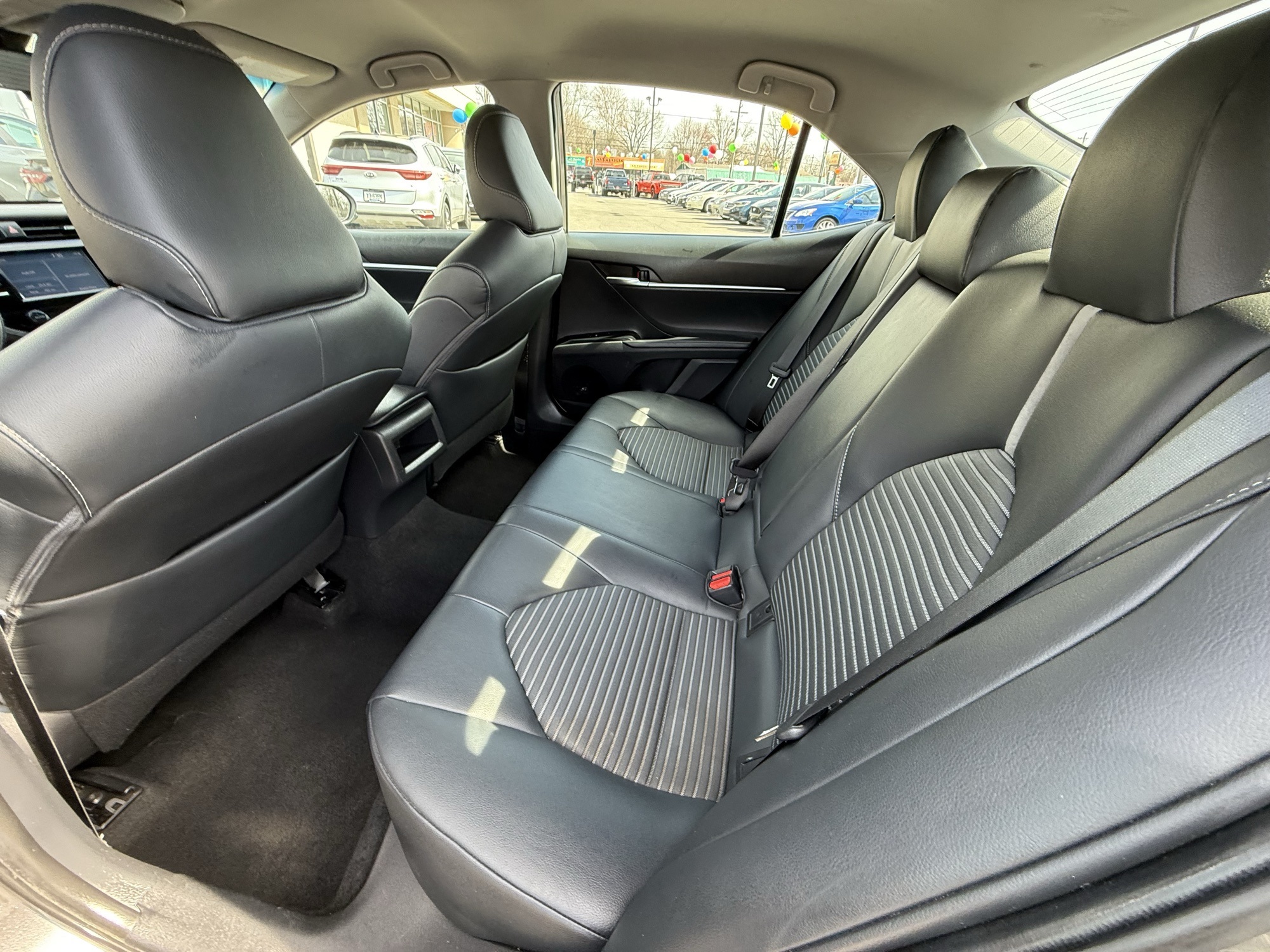 Vehicle image 11 of 20