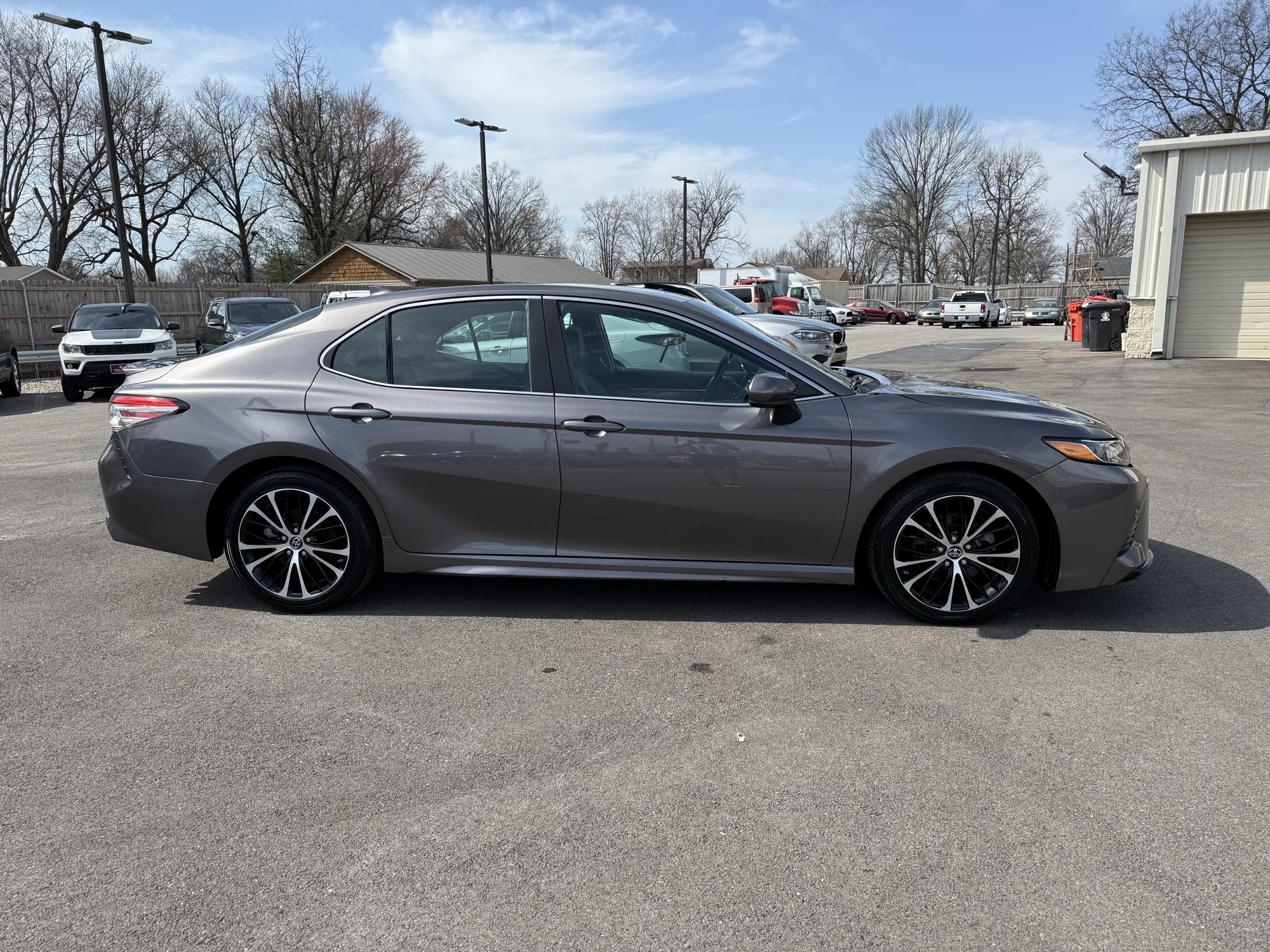 Vehicle image 6 of 20