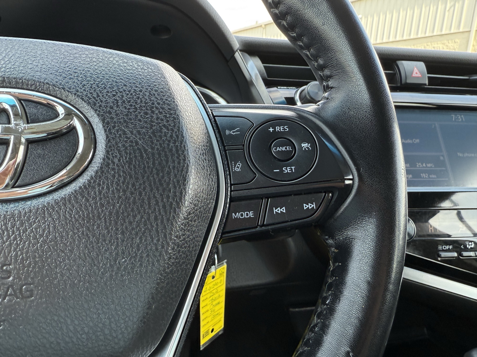 Vehicle image 17 of 20
