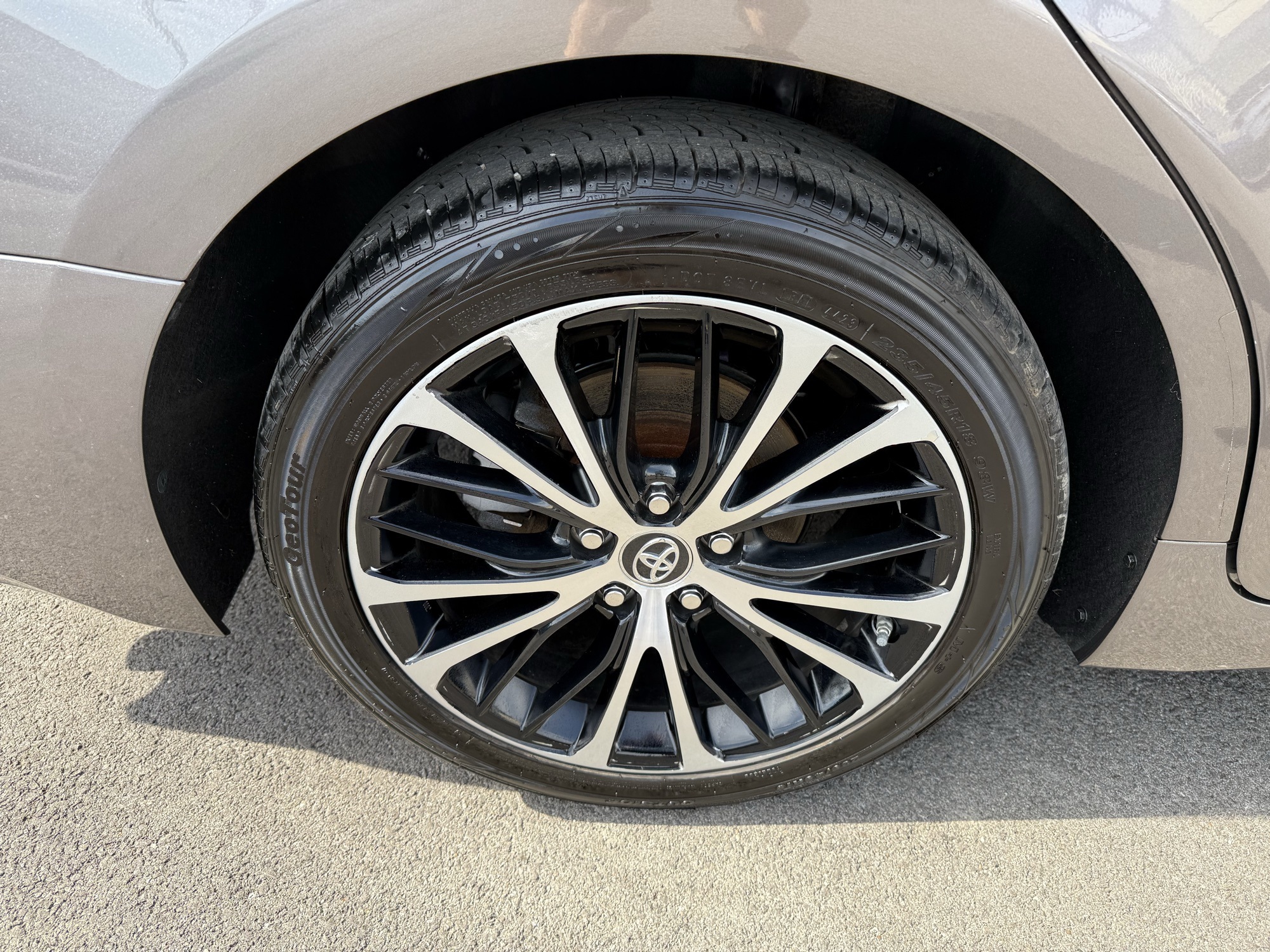 Vehicle image 8 of 20