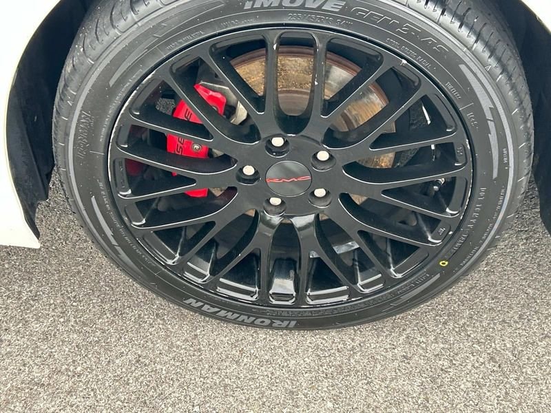 Vehicle image 9 of 25
