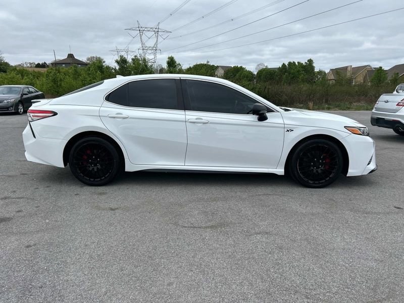 Vehicle image 4 of 25