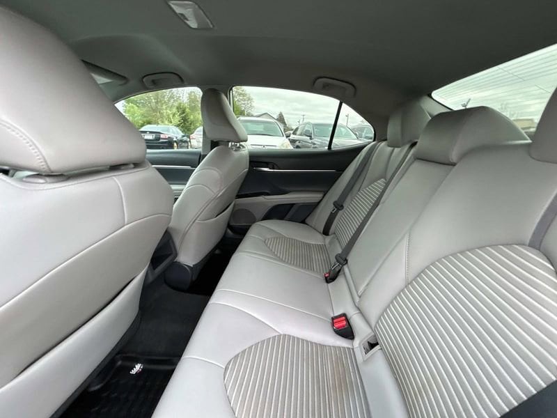 Vehicle image 11 of 25