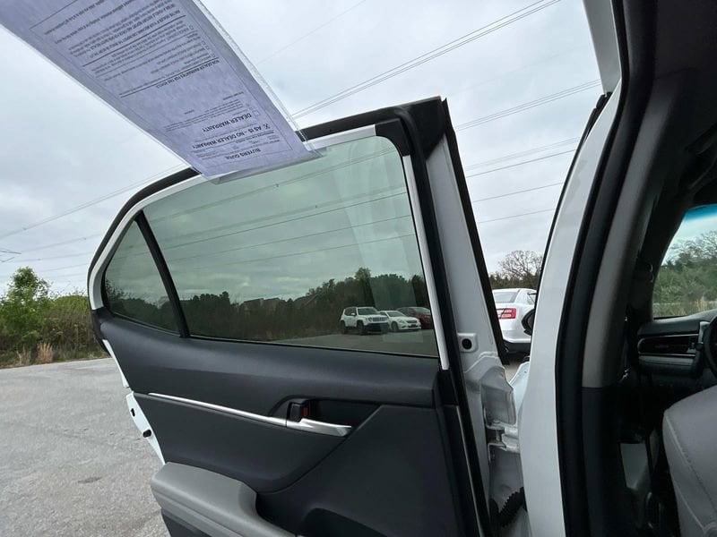 Vehicle image 13 of 25