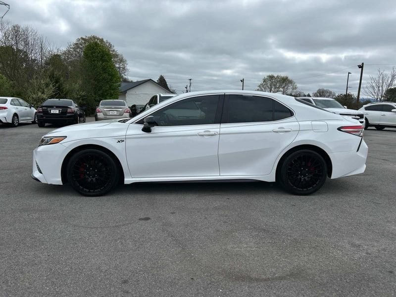 Vehicle image 8 of 25