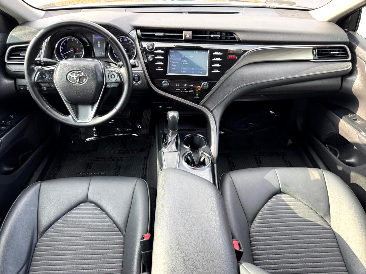 Vehicle image 17 of 27