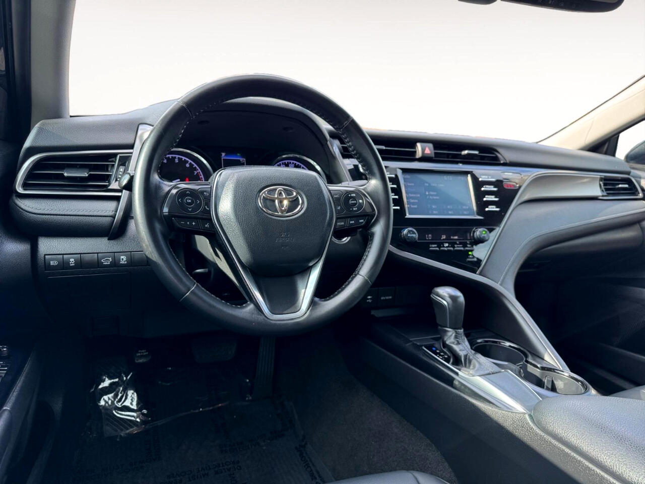 Vehicle image 18 of 27