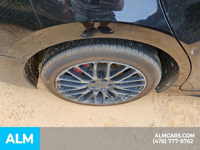 Vehicle image 14 of 25