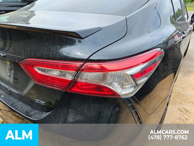 Vehicle image 21 of 25